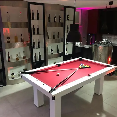 Luxury Milly Heated Indoor And Outdoor Pool Villa *