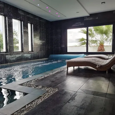 Vila Luxury Milly Heated Indoor And Outdoor Pool *